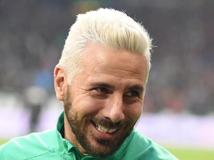 Will seine Karriere nicht mit dem Abstieg von Werder Bremen beenden: Claudio Pizarro.