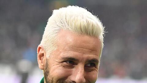 Will seine Karriere nicht mit dem Abstieg von Werder Bremen beenden: Claudio Pizarro.