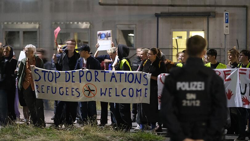 Auch bei vorherigen Sammelabschiebungen nach Afghanistan hob die Chartermaschine vom Flughafen Leipzig/Halle ab. Auch bei vorherigen Sammelabschiebungen nach Afghanistan hob die Chartermaschine vom Flughafen Leipzig/Halle ab.