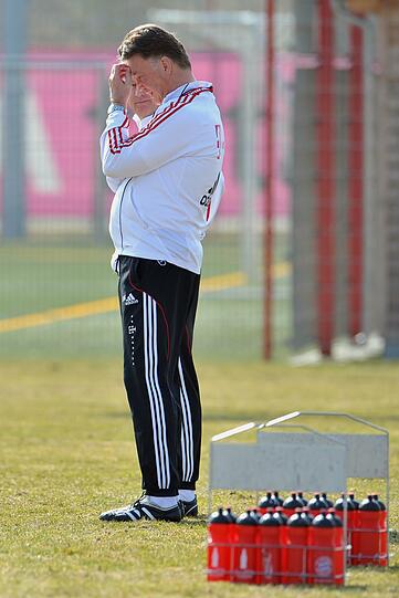 Das erste Training, seitdem der FC Bayern bekannt gegeben hatte, dass der Vertrag mit van Gaal zum Saisonende aufgelöst wird. Die Bilder.