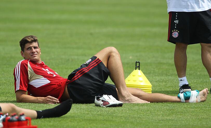 Neue Bilder vom Trainingslager der Bayern am Gardasee.