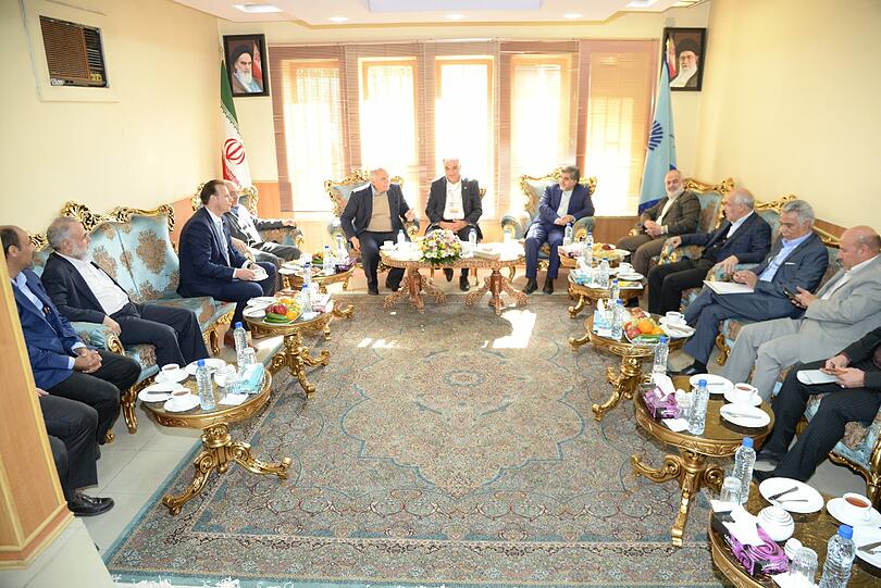 Messe international heute: Bei einem Meeting in Iran werden
gemeinsame Ziele abgesteckt.