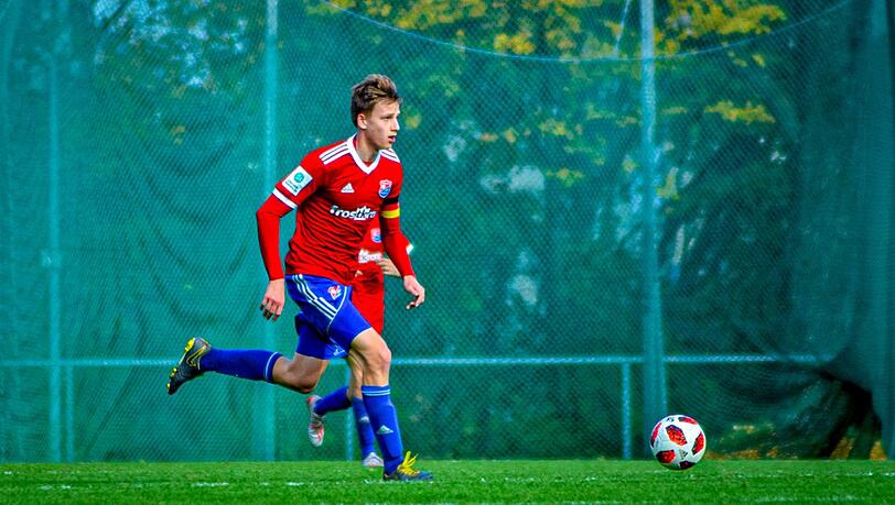 Der jüngste Spieler der 3. Liga: Viktor Zentrich von der SpVgg Unterhaching. Der jüngste Spieler der 3. Liga: Viktor Zentrich von der SpVgg Unterhaching.