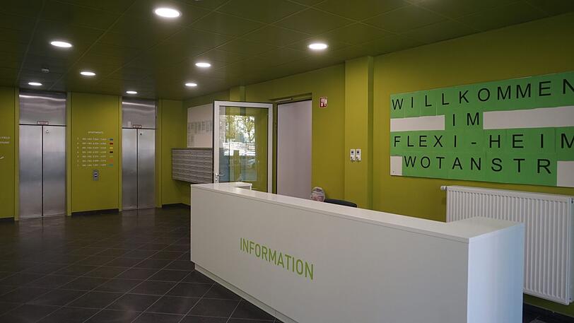 Versprüht den Flair einer Jugendherberge: Der Eingangsbereich des Flexi-Heims in der Wotanstraße.