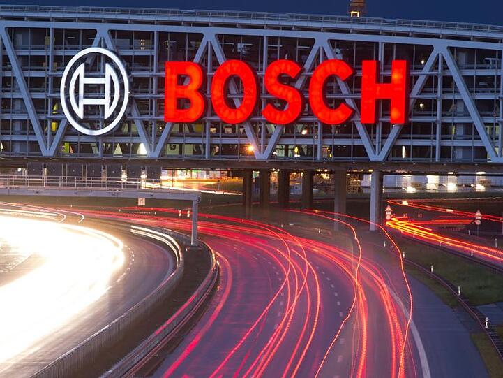 Rüstet seine Fabriken für den neuen Mobilfunkstandard 5G: der Autozulieferer und Technologiekonzern Bosch.