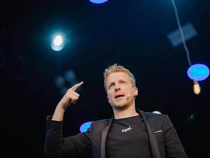 Der Comedian Oliver Pocher bei der Arbeit in Hannover.