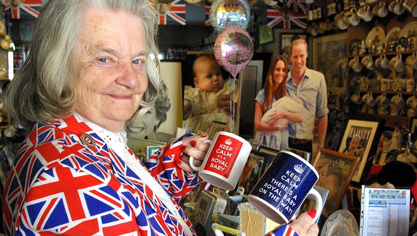 Margaret Tyler hat 10 000 Stücke rund um die britische Königsfamilie gesammelt. Margaret Tyler hat 10 000 Stücke rund um die britische Königsfamilie gesammelt.