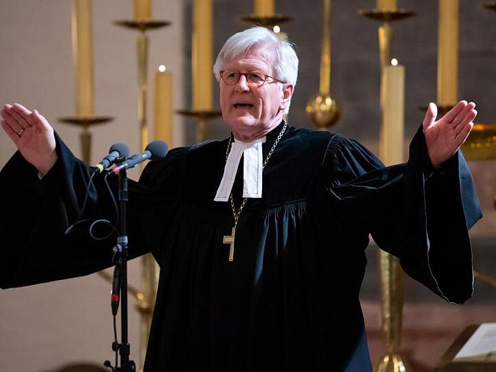 Heinrich Bedford-Strohm, Landesbischof der Evangelisch-Lutherischen Kirche, hält einen Gottesdienst. Foto: Sven Hoppe/dpa