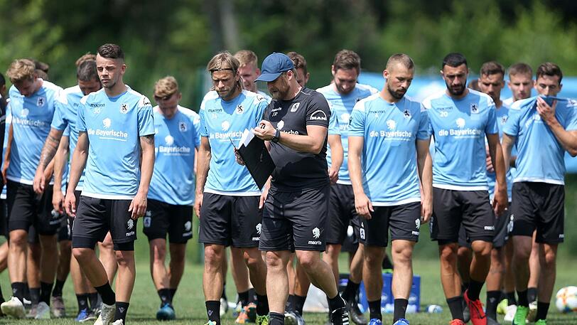 Am Freitag startet Daniel Bierofka mit seinen Löwen in die neue Saison.