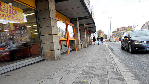 An dieser Stelle der Bucher Straße, auf Höhe des Friedrich-Ebert-Platzes, wurde Achmet A.s Leiche am Montagfrüh gefunden. An dieser Stelle der Bucher Straße, auf Höhe des Friedrich-Ebert-Platzes, wurde Achmet A.s Leiche am Montagfrüh gefunden.