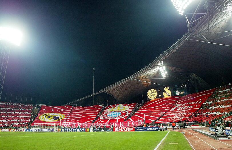 Auch im alten Olympiastadion machte sich die bunte Südkurve gut - hier vor einem Champions League-Duell der Bayern mit Real Madrid.