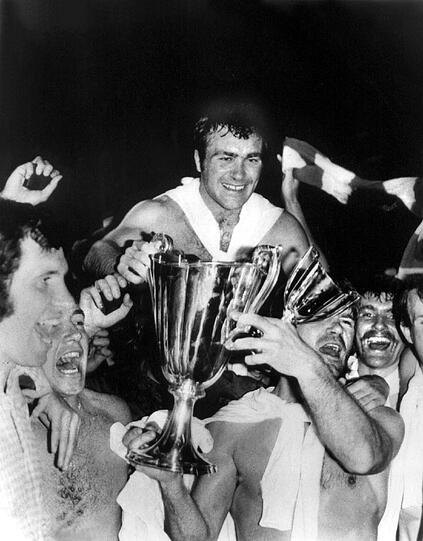Der Rekordspieler des FC Chelsea: Ron Harris (Mitte) absolvierte für die Blues 795 Partien von 1961 bis 1980.