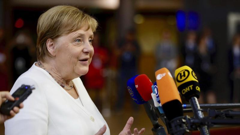 Bundeskanzlerin Angela Merkel spricht beim EU-Gipfel mit Journalisten. Bundeskanzlerin Angela Merkel spricht beim EU-Gipfel mit Journalisten.