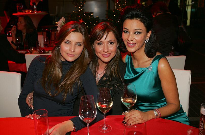 Sophia Thomalla mit Mutter Simone und Verona Pooth bei der "EIN HERZ FÜR KINDER 2005" Benefizgala in Berlin.