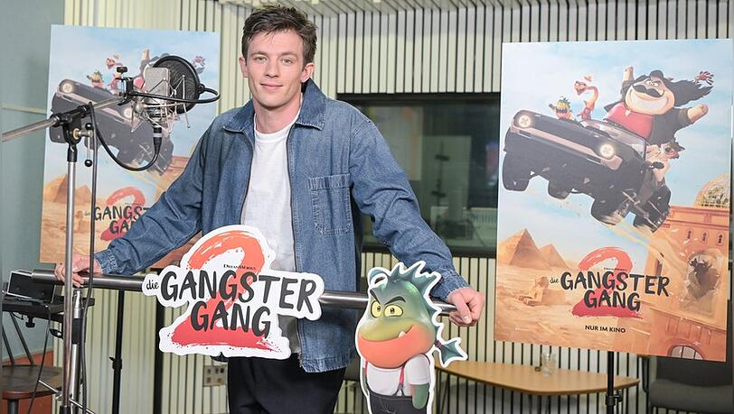 Jannis Niewöhner wird wieder zu Mr. Piranha.