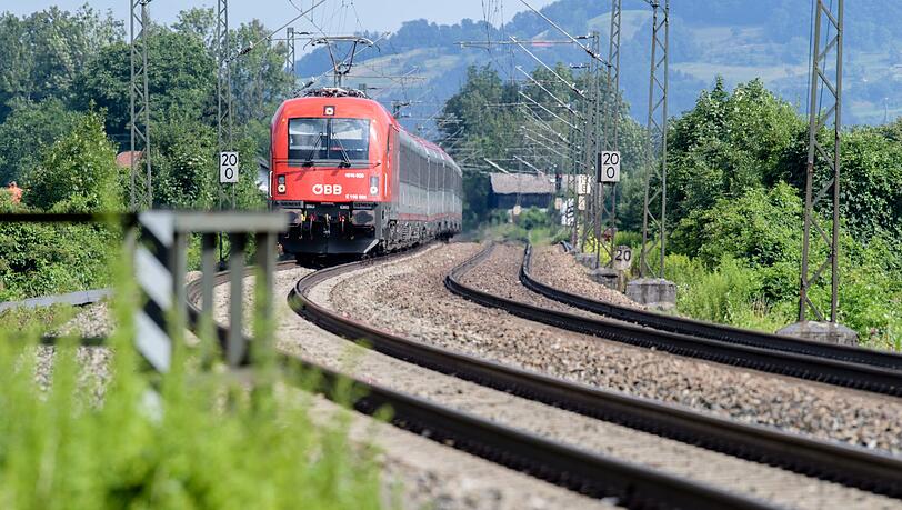 Wegen Sanierungsarbeiten wird der Bahnverkehr &uuml;ber den Brenner vom 17. Juli bis 1. August eingestellt. (Archivbild)