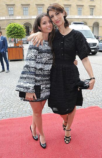 Die türkische Filmregisseurin Deniz Gamze Ergüven (r) und die türkische Schauspielerin Elit Iscan.