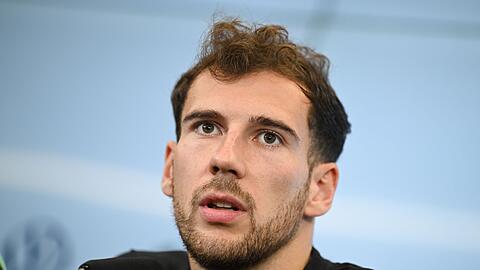 Nationalspieler Leon Goretzka spricht.