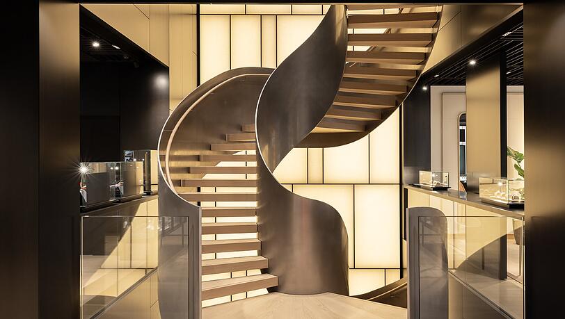 Im neuen Flagship-Store präsentiert Bucherer ein exklusives Einkaufserlebnis für Uhren- und Schmuckliebhaber. Im neuen Flagship-Store präsentiert Bucherer ein exklusives Einkaufserlebnis für Uhren- und Schmuckliebhaber.