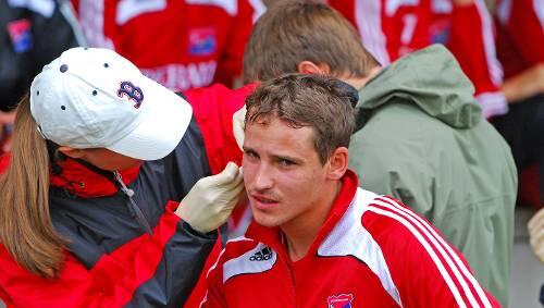Anton Fink, hier noch als Hachinger, stürmt jetzt beim KSC. Anton Fink, hier noch als Hachinger, stürmt jetzt beim KSC.