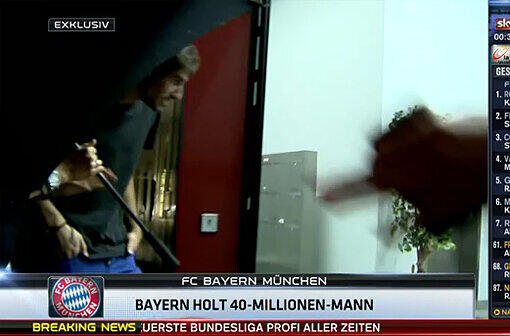 Sky News Hd zeigt bewegte Bilder von Javier Martinez am Trainingsgelände der Bayern