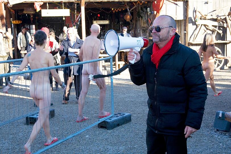 Bilder von der Aktion auf dem Tollwood