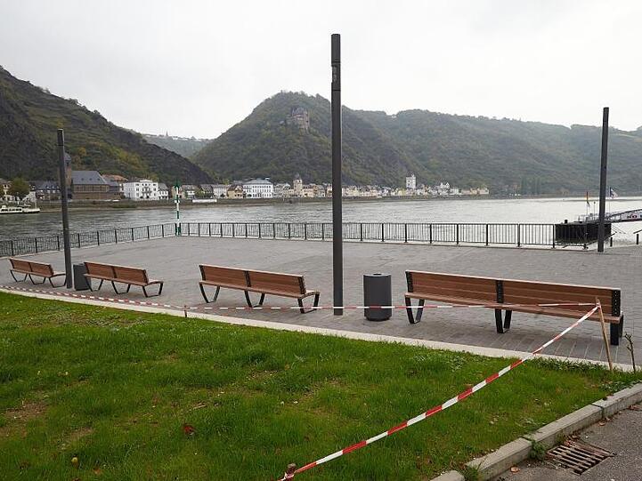 In seinem "Schwarzbuch" listet der Steuerzahlerbund rund 100 Beispiele für Verschwendung auf.