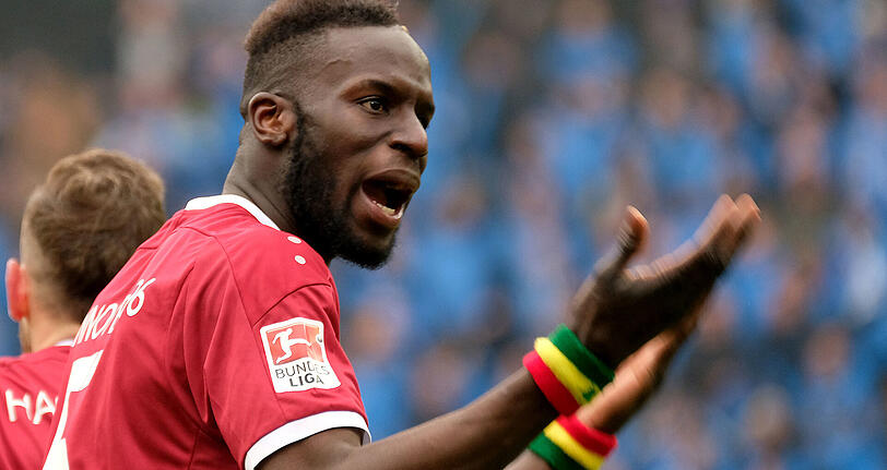 Toschütze Salif Sané: Am Ende trennen sich Hannover und Bielefeld 2:2