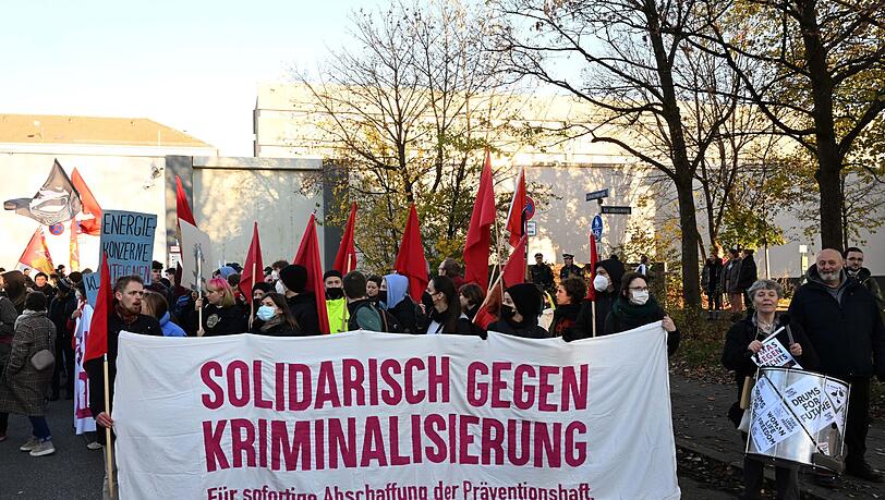 Der Präventivgewahrsam wurde oft im Zusammenhang mit Demonstrationen von Klimaaktivisten angeordnet. (Archivbild) Der Präventivgewahrsam wurde oft im Zusammenhang mit Demonstrationen von Klimaaktivisten angeordnet. (Archivbild)