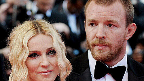 „Bedtime Stories“ und „Erotica“ – das war einmal: Madonna sagt Guy Ritchie „Bye Bye Baby“. „Bedtime Stories“ und „Erotica“ – das war einmal: Madonna sagt Guy Ritchie „Bye Bye Baby“.