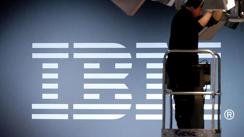 IBM kämpft seit über vier Jahren mit schrumpfendem Umsatz, genau genommen war es das 19. Quartal mit einem Minus in Folge.