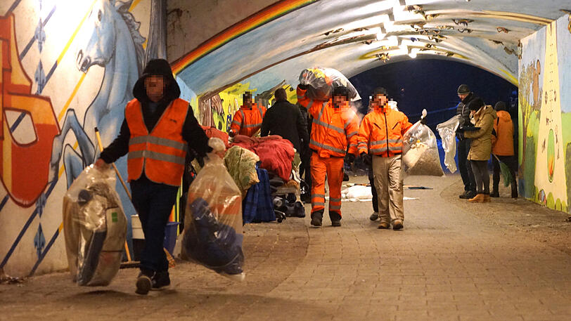 Bilder von der Räumung des Obdachlosenlagers an der Kapuzinerstraße am Dienstagmorgen.