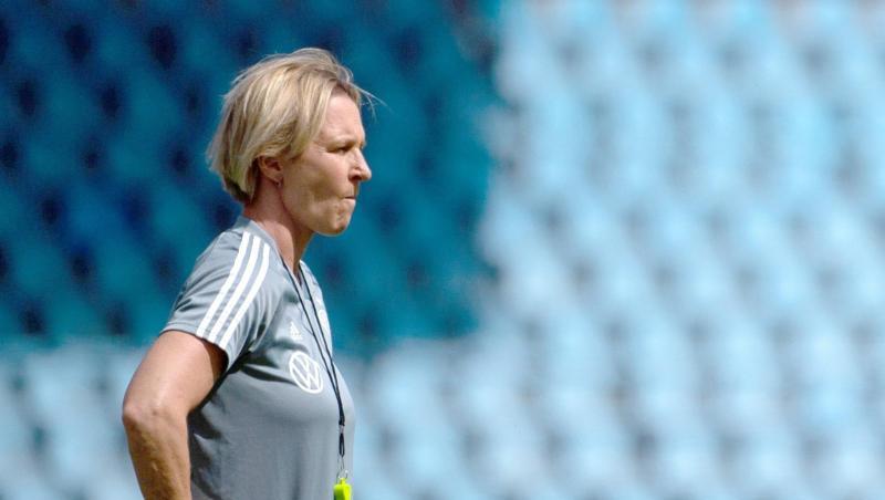 Die deutsche Bundestrainerin Martina Voss-Tecklenburg erwägt personelle Wechsel. Die deutsche Bundestrainerin Martina Voss-Tecklenburg erwägt personelle Wechsel.