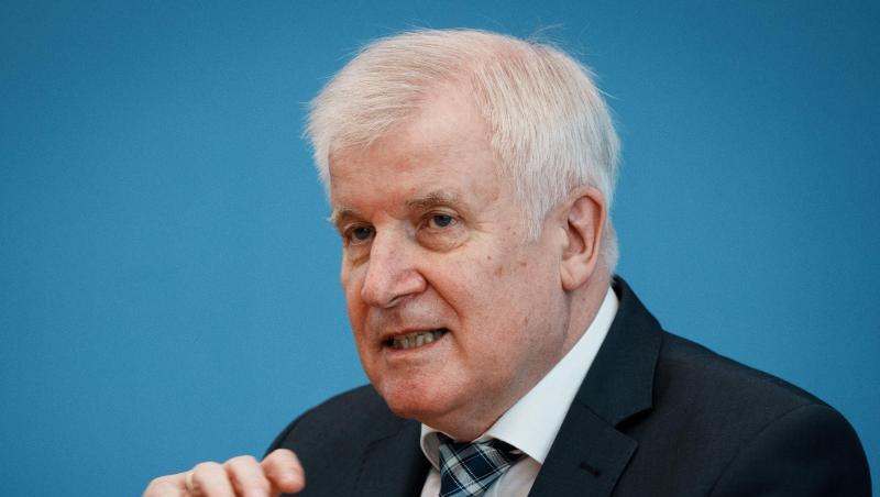 "Ich will die Menschen nicht in Angst und Schrecken versetzen, aber wir dürfen die Gefahren auch nicht verharmlosen": Horst Seehofer.