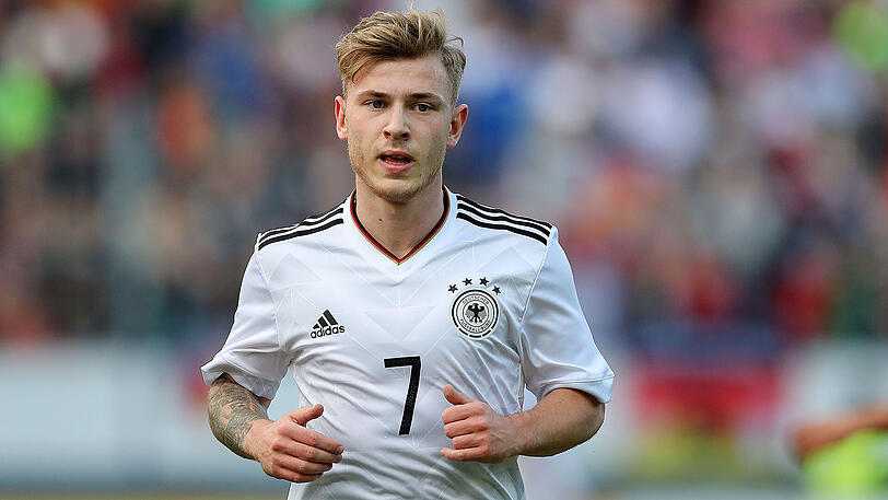 MITTELFELD/ANGRIFF: Max Meyer, FC Schalke 04, 19/6