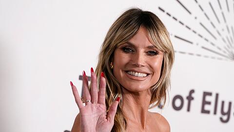 Heidi Klum präsentiert nach 14 Jahren nochmals ihre Flügel.