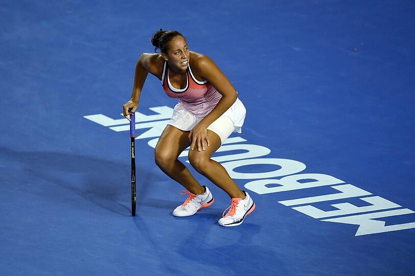 So nah liegen Freud' und Leid im Sport beieinander: die Chinesin Shuai Zhang profitierte im Achtelfinale der Australian Open von der Oberschenkelverletzung ihrer Gegnerin Madison Keys (USA). Die Bilder vom Drama.