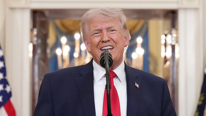 US-Pr&auml;sident Donald Trump spricht von enormen Fortschritten im Krieg gegen den Iran. Teheran widerspricht den US-Erfolgsmeldungen.