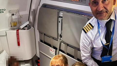 Auf dem Flug aus dem Senegal nach Italien hat eine Passagierin ein Kind zur Welt gebracht. (Foto: Handout)