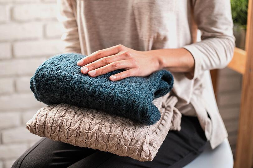 Bei korrekter Beladung wird die Wäsche nicht nur möglichst gut und schonend gereinigt, die richtige Handhabung zahlt sich auch beim Verbrauch aus. Pflegeetiketten und die Bedienungsanleitung der Waschmaschine helfen weiter bei Fragen nach dem geeigneten Waschmittel und -programm. Bei korrekter Beladung wird die Wäsche nicht nur möglichst gut und schonend gereinigt, die richtige Handhabung zahlt sich auch beim Verbrauch aus. Pflegeetiketten und die Bedienungsanleitung der Waschmaschine helfen weiter bei Fragen nach dem geeigneten Waschmittel und -programm.