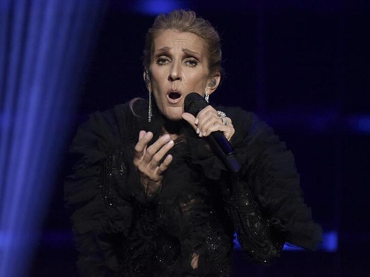 Celine Dion kündigt bei einem Live-Event in Los Angeles ihre Welttournee und ihr neues Album an.