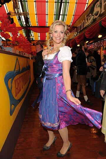Regine Sixt's Damenwiesn: Die Münchner Lady-Elite trifft sich im Hippdrom. Die Bilder