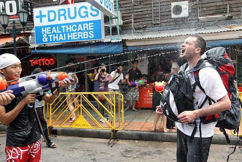 Die Bilder vom großen Songkran-Fest in Bangkok, deer größten Wasserparty der Welt.