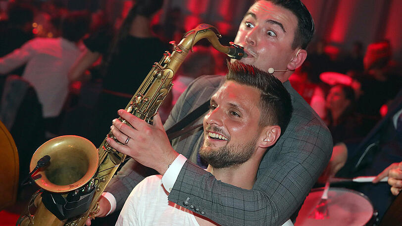 Die Bayern feiern mit ihren Fans die sechste Deutsche Meisterschaft in Folge. Die Bilder vom Fanfest.