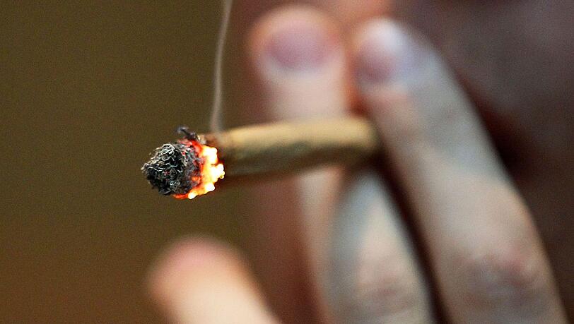 Mit dem Verkauf von Marihuana wollte der Angeklagte auch seinen eigenen Drogenkonsum mitfinanzieren. (Symbolbild) Mit dem Verkauf von Marihuana wollte der Angeklagte auch seinen eigenen Drogenkonsum mitfinanzieren. (Symbolbild)