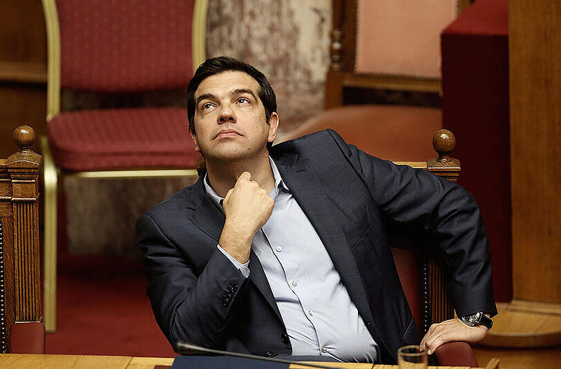 Bis zuletzt hatte Ministerpräsident Alexis Tsipras darum gekämpft, potenzielle Abweichler vom linken Flügel seiner Regierungspartei Syriza auf Linie zu bringen.