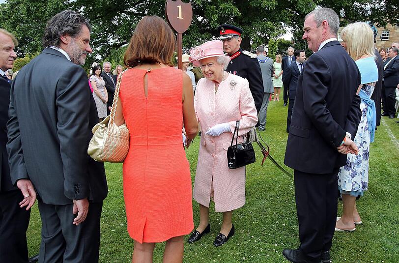 Bei einem Treffen mit der Queen sind einige Regeln zu beachten, um nicht ins Fettnäpchen zu treten.