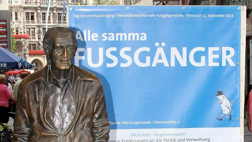 Sigi Sommer - der berühmteste Flaneur und Fußgänger der Stadt. Sigi Sommer - der berühmteste Flaneur und Fußgänger der Stadt.