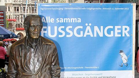 Sigi Sommer - der berühmteste Flaneur und Fußgänger der Stadt.
