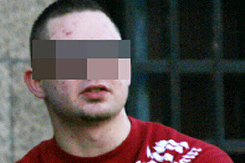 Peter R. griff in der U-Bahn einen 17&ndash;Jährigen an.